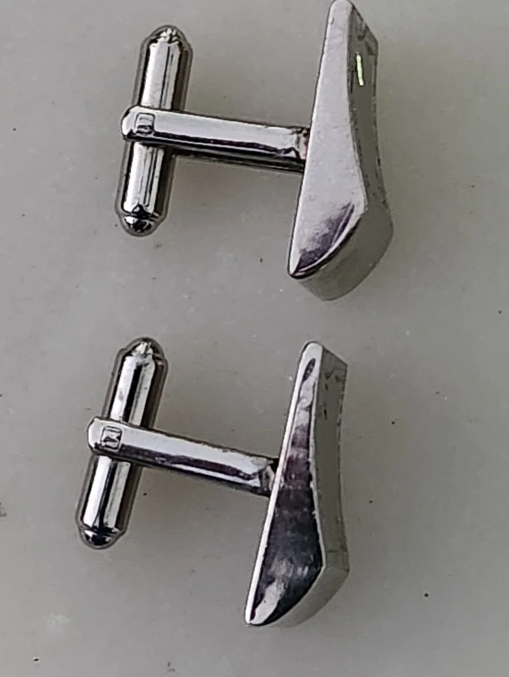 Vtg Hickok Silver Tone Curved Rectangular Engraved Leaf Detailing Cufflinks